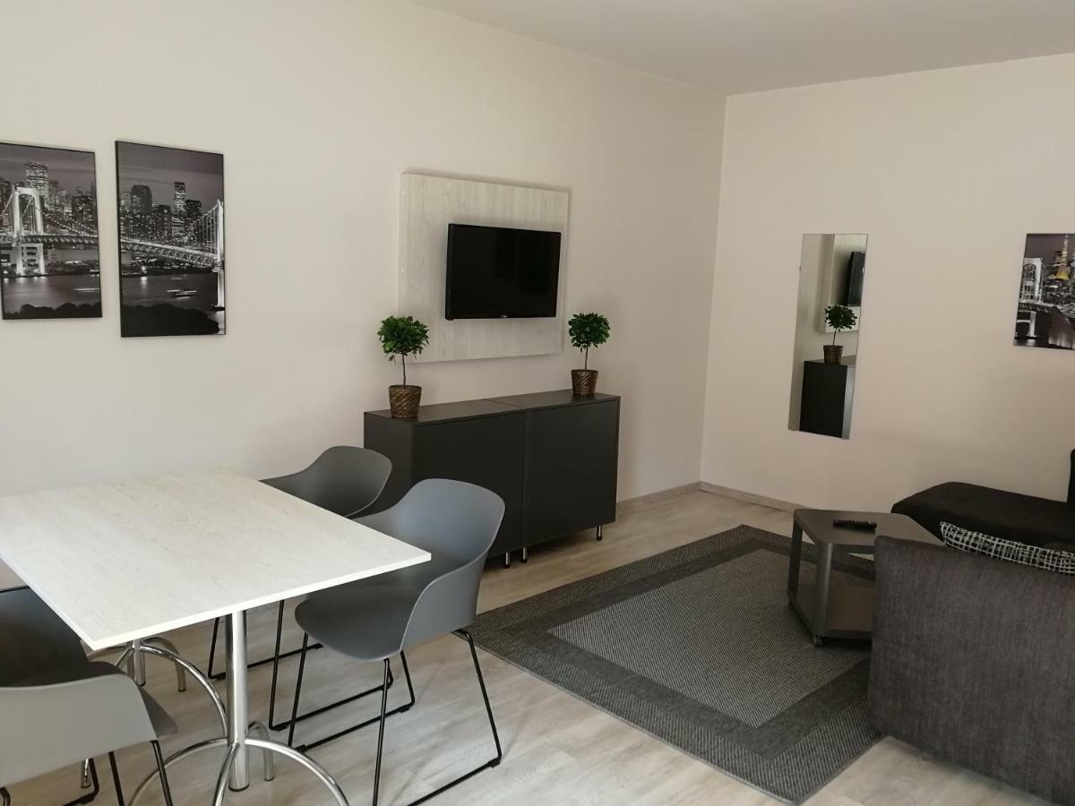 Mosonmagyaróvár Ovar Apartman מראה חיצוני תמונה