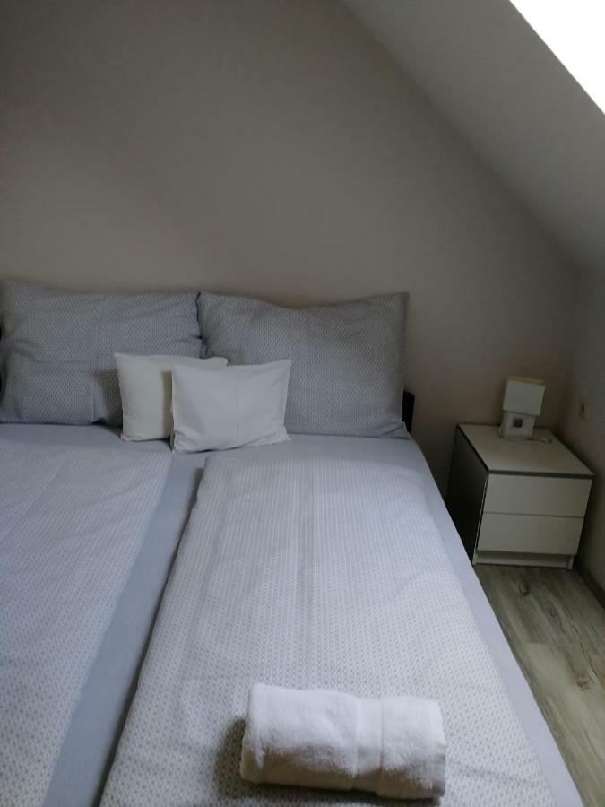 Mosonmagyaróvár Ovar Apartman מראה חיצוני תמונה