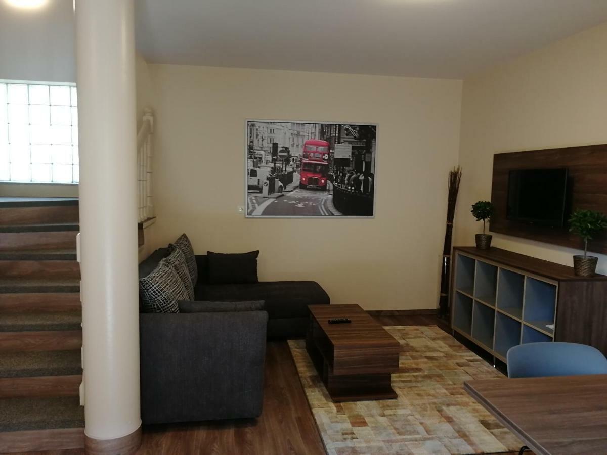 Mosonmagyaróvár Ovar Apartman מראה חיצוני תמונה