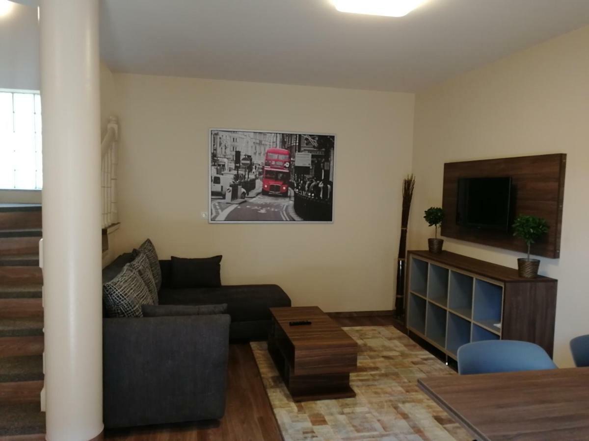 Mosonmagyaróvár Ovar Apartman מראה חיצוני תמונה