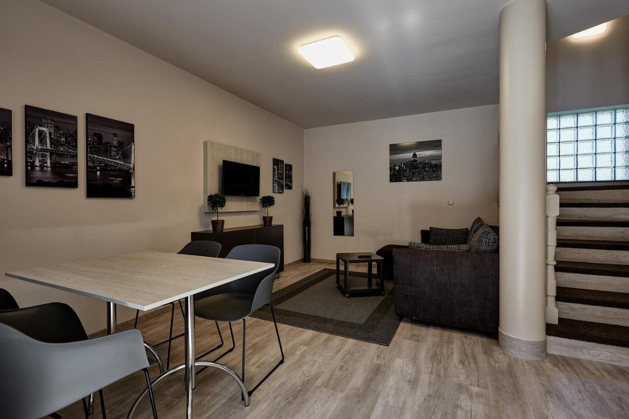 Mosonmagyaróvár Ovar Apartman מראה חיצוני תמונה